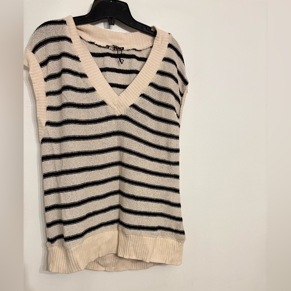 Zara V-Neck Striped Blouse in Black and Cream - Picture 2 of 3